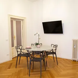 https://macchi-delicious-apartment.italymilanhotels.net